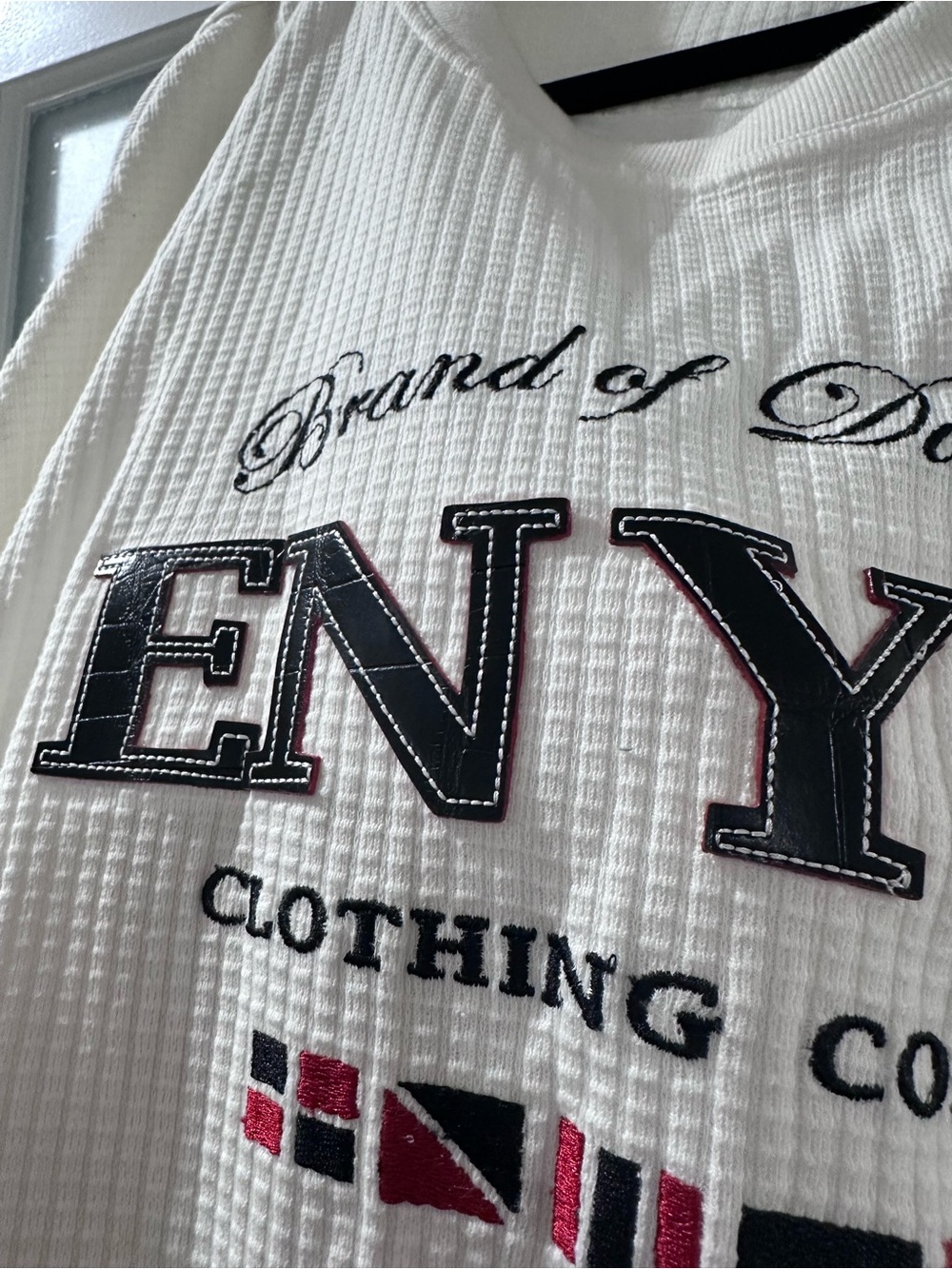 Enyce Men’s 3XL White Waffle Knit Long Sleeve Y2K Graphic Shirt - Picture 3 of 3